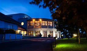 Award-winning hotel with spectacular views of the Slieve Mish Mountains and Tralee Bay