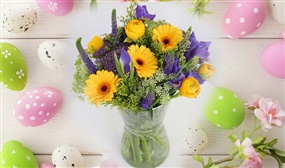 Bouquet of Easter Flowerswith Vase and Nationwide Delivery 