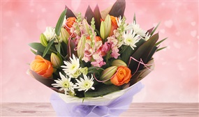 Mother's Day Deluxe Bouquet of Flowers with Nationwide Delivery