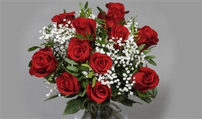 Valentines Bouquet of 12 Luxury Red Roses - Delivered Nationwide