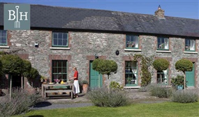 Luxury Stay for 2 People at the stunning Stable Yard at Burtown House & Gardens, Athy