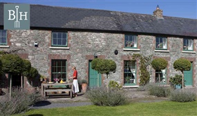 Luxury Stay with a Glass of Prosecco at the stunning Stable Yard at Burtown House & Gardens, Athy