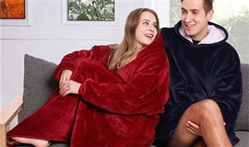 €29.99 for a Fleece Lined Hooded Blanket in 4 Colours