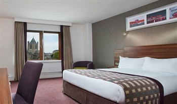 1 or 2 Nights Stay for 2 People including Breakfast, Bottle of Prosecco upon Arrival and a Late Checkout