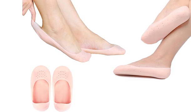 A Pair of Silicone Slippers - Save up to 63% | Pigsback.com