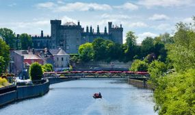 Charming hotel in the heart of medieval Kilkenny CityÂ with a Main Course & Late Checkout