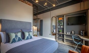 2 or 3 Nights Stay for 2 People with Breakfast and a Welcome Cocktail each