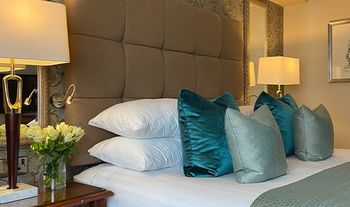 2 or 3 Nights B&B Stay for 2 People including a Welcome Drink on arrival, Chocolates in your room, and a Late Checkout