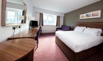 1, 2 or 3 Nights Stay for 2 People including Breakfast, a Bottle of Prosecco upon Arrival and a Late Checkout