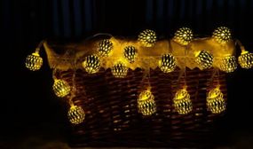 LED Solar Moroccan Ball Lamp