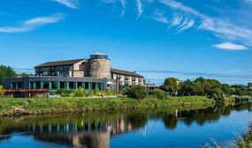 Stylish 4* hotel stay in Wexford, nestled on the banks of the River Slaney with Prosecco & more